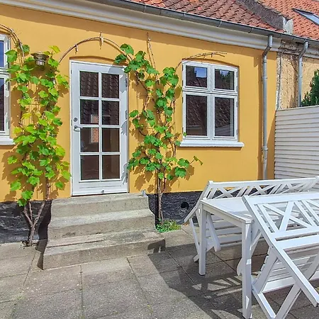 3 Bedroom Awesome In Σπίτι διακοπών *