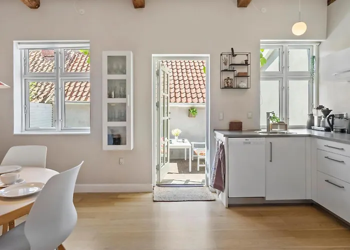 3 Bedroom Awesome In *